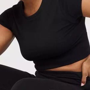 Cropped short sleeve top